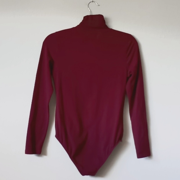 Ambiance Long Sleeve Mock Turtle Bodysuit Size Medium Burgundy/Wine - Picture 2 of 9